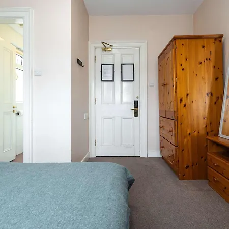 بيت للعطل Compact Ensuite Near Stephen's Green,